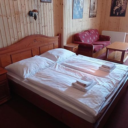 فندق Ranc Kostelany Kroměříž المظهر الخارجي الصورة
