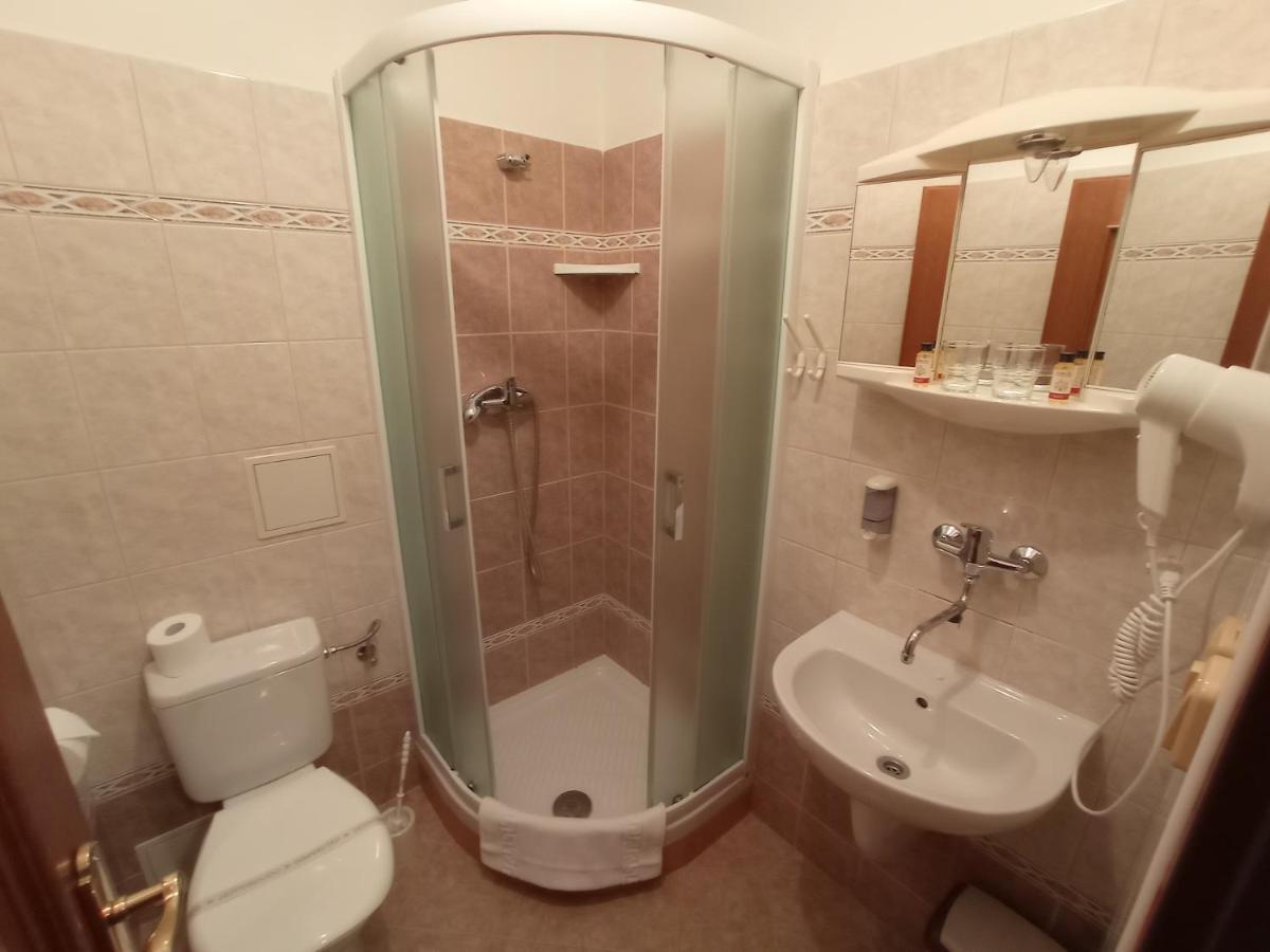 فندق Ranc Kostelany Kroměříž المظهر الخارجي الصورة
